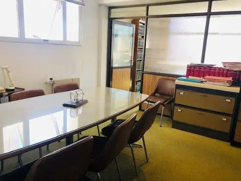 Oficina 4 ambientes con 2 baños