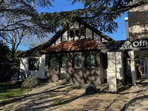Casa tipo chalet en venta ideal para inversión en Ranelagh, Berazategui