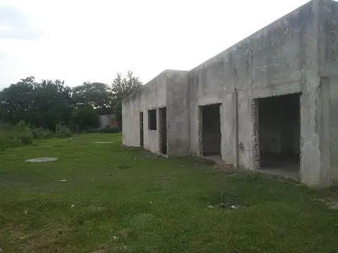 Terreno con Casa en construcción al 60%!