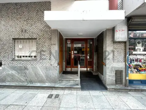 VENTA DEPARTAMENTO 2 AMB CON DEPENDENCIA Y BALCON PLAZA MITRE