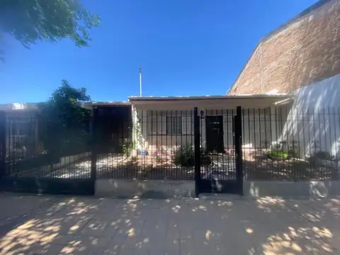 VENTA CASA BARRIO TRAPICHE 3 DORMITORIOS