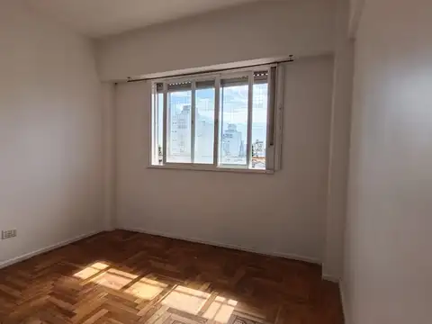 Av La PLata 3400, Piso 4