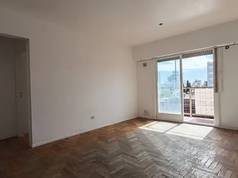 Av La PLata 3400, Piso 4