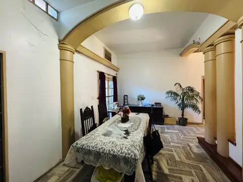 Casa 6 ambientes con 3 baños