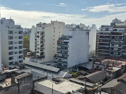 Amplio 2 ambientes de 51 m². Balcon a contrafrente abierto en Alquiler en Almagro. SUPER LUMINOSO