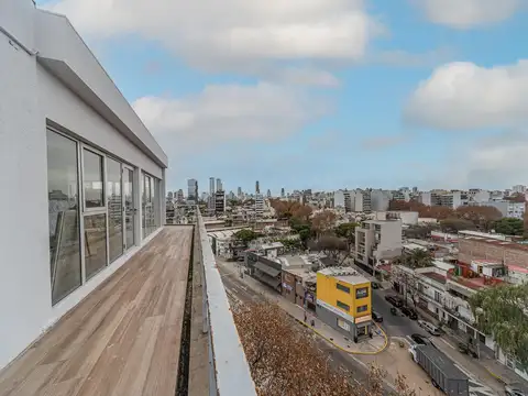 Venta oficina comercial duplex con balcón en Villa Crespo Palermo.