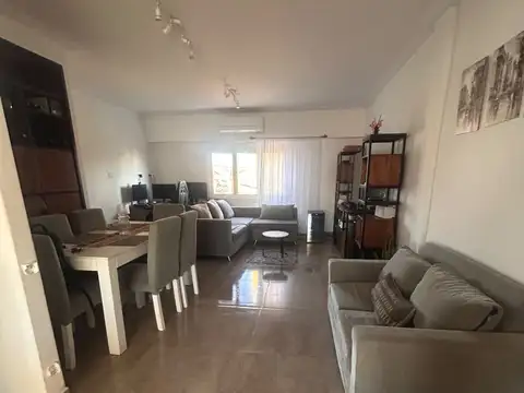 Depto Tipo Casa 3 ambientes con 2 baños
