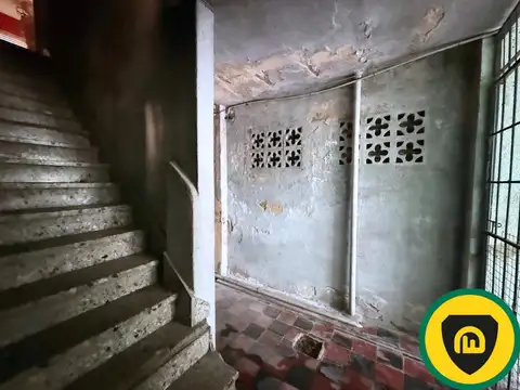 Casa 8 ambientes con 3 baños