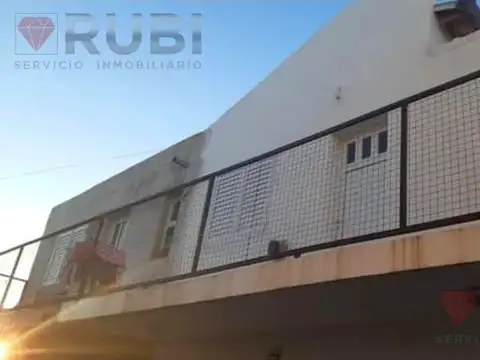 Departamento 14 ambientes con 6 baños