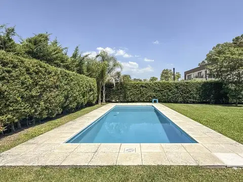 Casa en Venta en Monet Barrio Privado, USD 300.000
