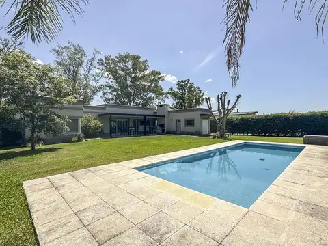 Excelente casa en venta en Monet.