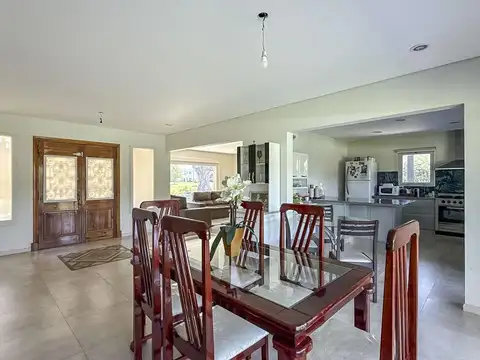 Excelente casa en venta en Monet.