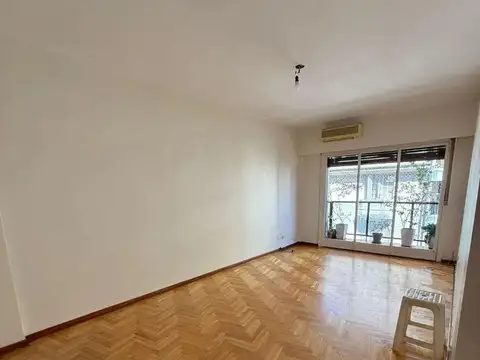 3 Ambientes - Al Frente - Balcon - Muy Luminoso