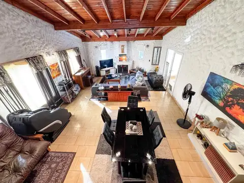 Casa de 4 ambientes con quincho y piscina en Venado I. Canning, Esteban Echeverría.
