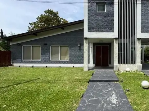 Casa de 4 ambientes con quincho y piscina en Venado I. Canning, Esteban Echeverría.