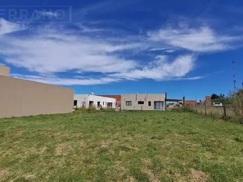 LDO. Venta Lote 306m2 acceso a todos los servicios. Las Marias. Capilla del Señor