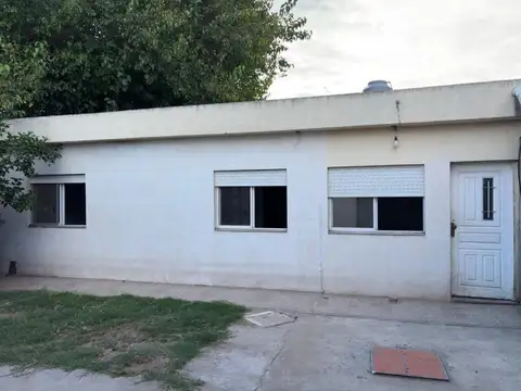 IDEAL INVERSIÓN: Local y Dos Viviendas en un Terreno
