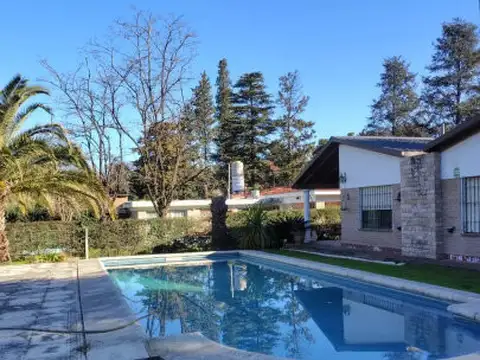 Se Vende Casa - A 2 Cuadras Del Rio 