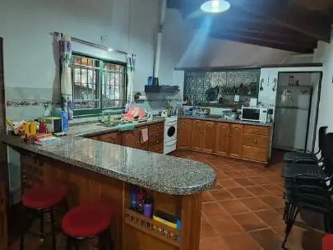 Casa en Venta con 6 cocheras