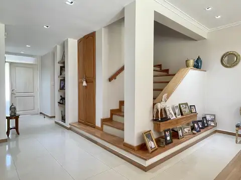 Casa 6 ambientes con 3 baños