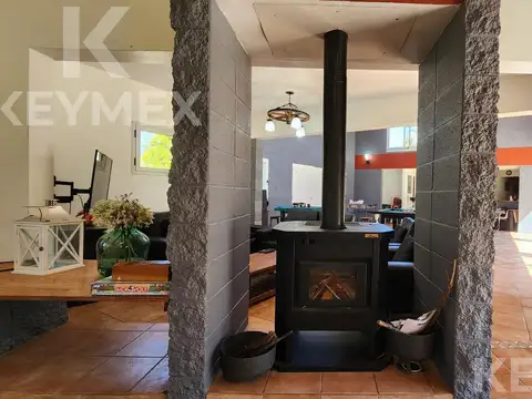 Casa en Venta con 2 cocheras