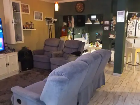 VENTA CASA PH 4 AMBIENTES COCHERA Y DEPARTAMENTO 2 AMBIENTES SIN EXPENSAS ITUZAINGO