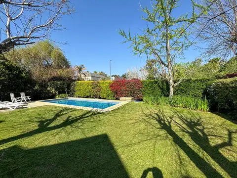 Casa en Venta con 1 cochera