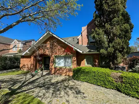 Casa 6 ambientes con 4 baños