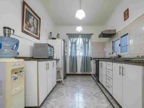 VENTA CASA 4 AMBIENTES QUINCHO PARRILLA TERRAZA