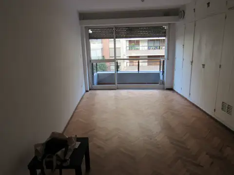 Departamento en Alquiler en Parque Las Heras, $ 350.000