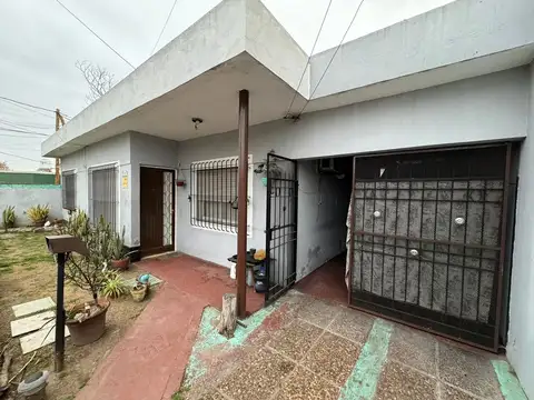 VENTA CASA 4 AMB. - BELLA VISTA
