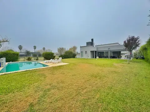 Casa en Venta en Puerto Roldan, USD 295.000