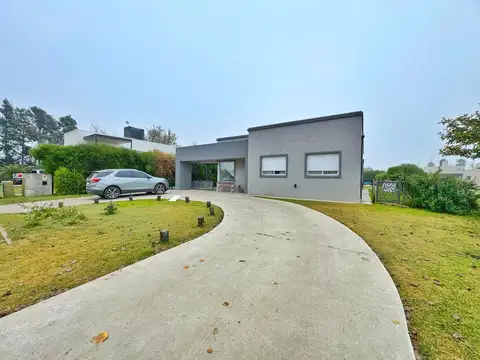 VENTA - Casa 3 Dormitorios Puerto Roldan