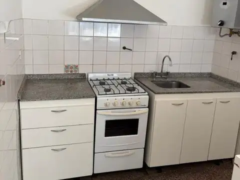 Depto Tipo Casa en Alquiler en Liniers, $ 750.000