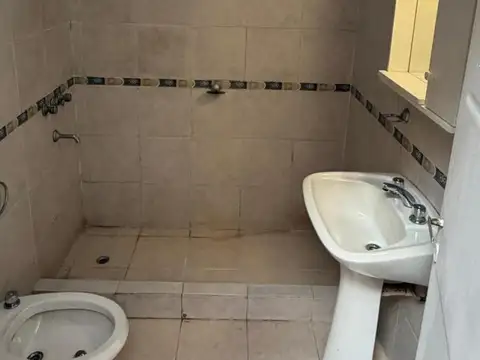 Depto Tipo Casa en Alquiler 80 años