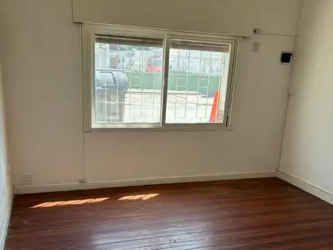 Depto Tipo Casa en Alquiler de 2 ambientes
