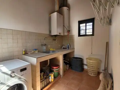 HERMOSA CASA CON PISCINA EN RANELAGH