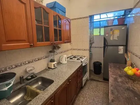 Av De Mayo 657 , Piso 1