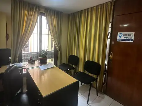 Oficina en Venta con 1 cochera