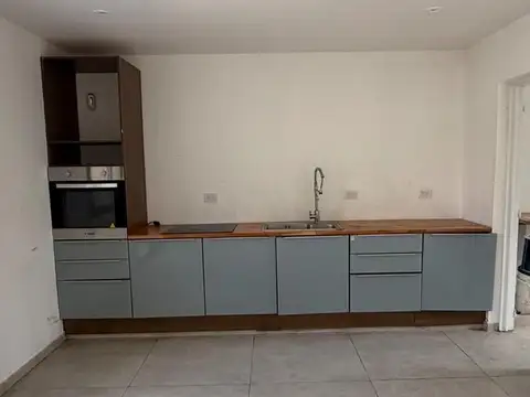 VENTA CASA BARRIO SEMICERRADO SAN JERONIMO BAJAS EXPENSAS LOTE INTERNO 4 AMB PILETA