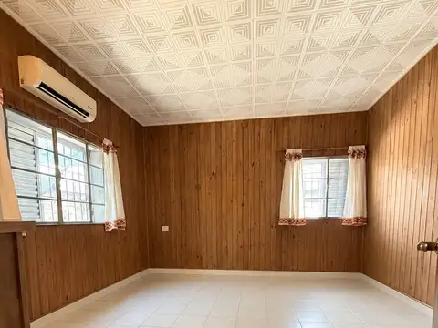 Casa 4 ambientes con 1 baño