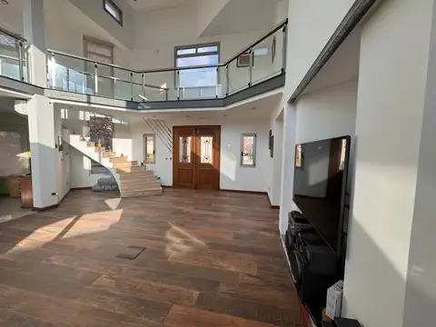 Casa en Venta en Moreno, USD 330.000