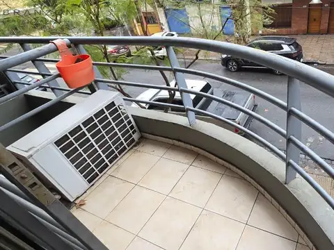 Condarco 3100 departamento 2 ambientes con balcón, parrilla y cochera en Villa del Parque