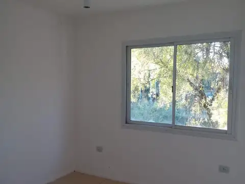 Casa en Alquiler con 1 cochera