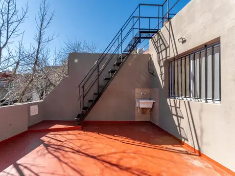 Depto Tipo Casa 2 ambientes con 1 baño