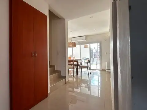 Casa en Venta en General Fernandez Oro, USD 225.000