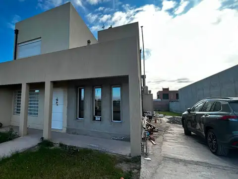 CASA DE 3 DORMITORIOS EN VENTA, PIEDRAS BLANCAS