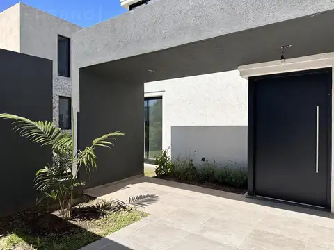 JBI. Casa en alquiler anual a estrenar de 6 ambientes con pileta y vista al golf en el Cantón, Escobar