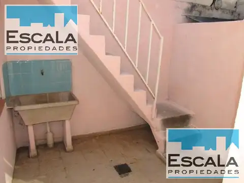 DEPARTAMENTO DE PASILLO EN VENTA CON PATIO