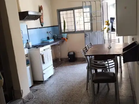 Casa 4 ambientes con 1 baño